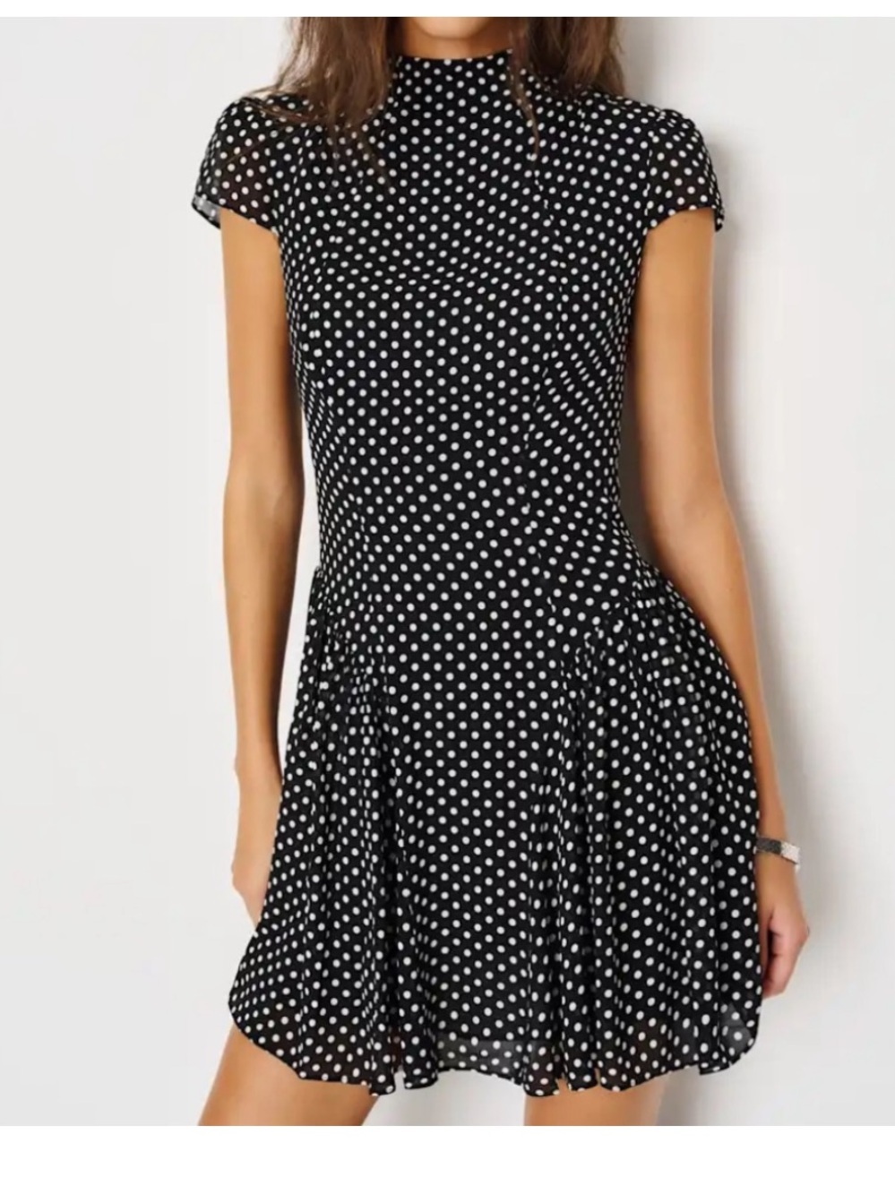 Reformation Maven Minidress features a black and white polkadot size 0 - Picture 4 of 11